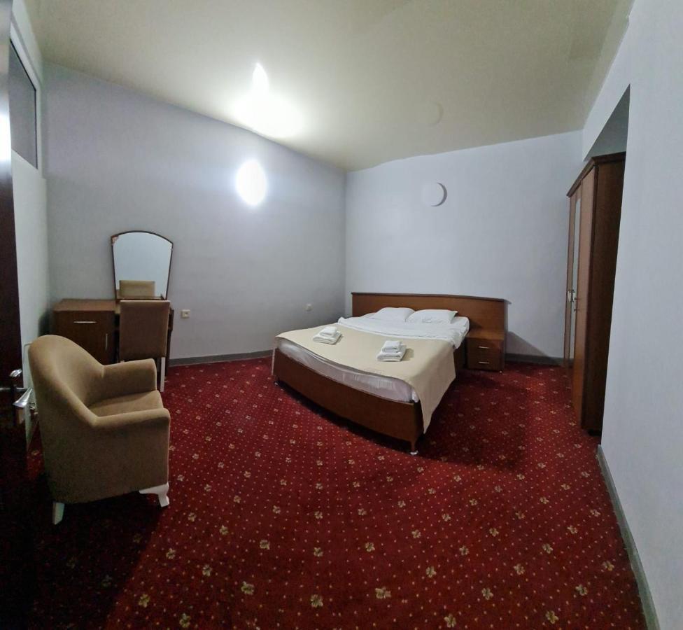 Hotel Genatsvale Batumi Exterior foto